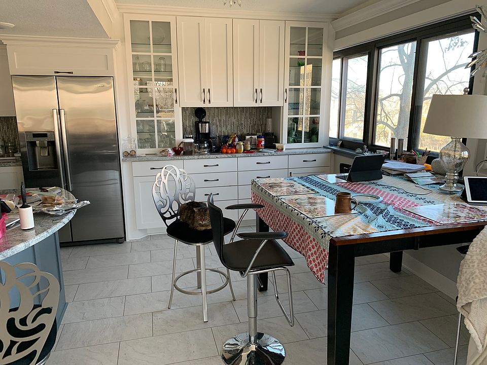 1st image of 207 5th Ave SW APT 106