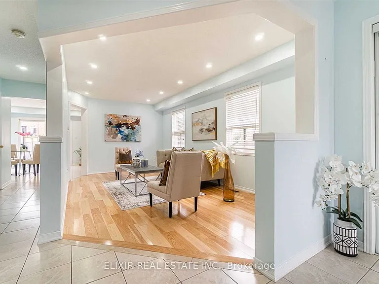 29 Timbertop Cres #UPPER LEVEL — Photo 6