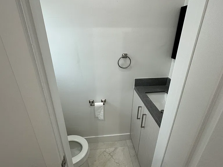 17735 Ludlow St — Photo 13