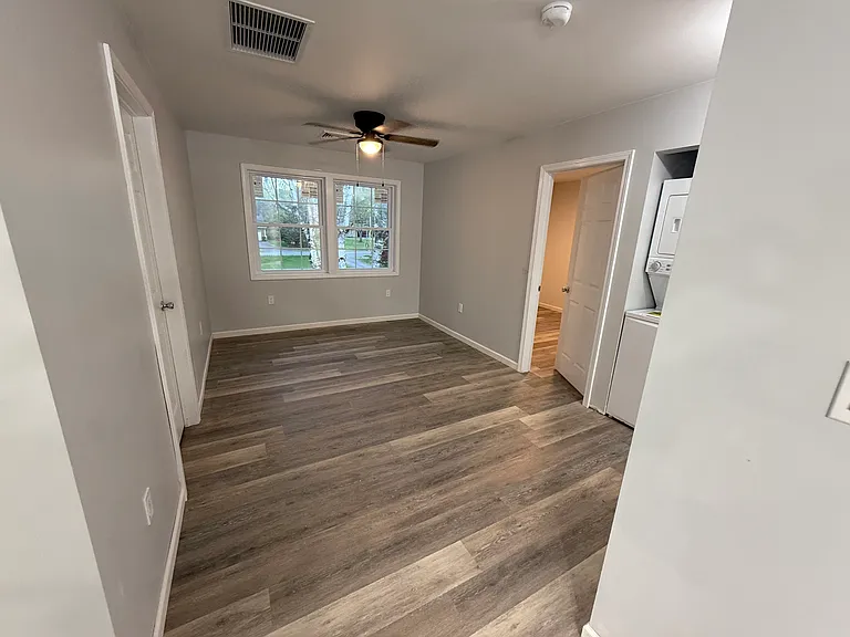 265 Lincoln St — Photo 17