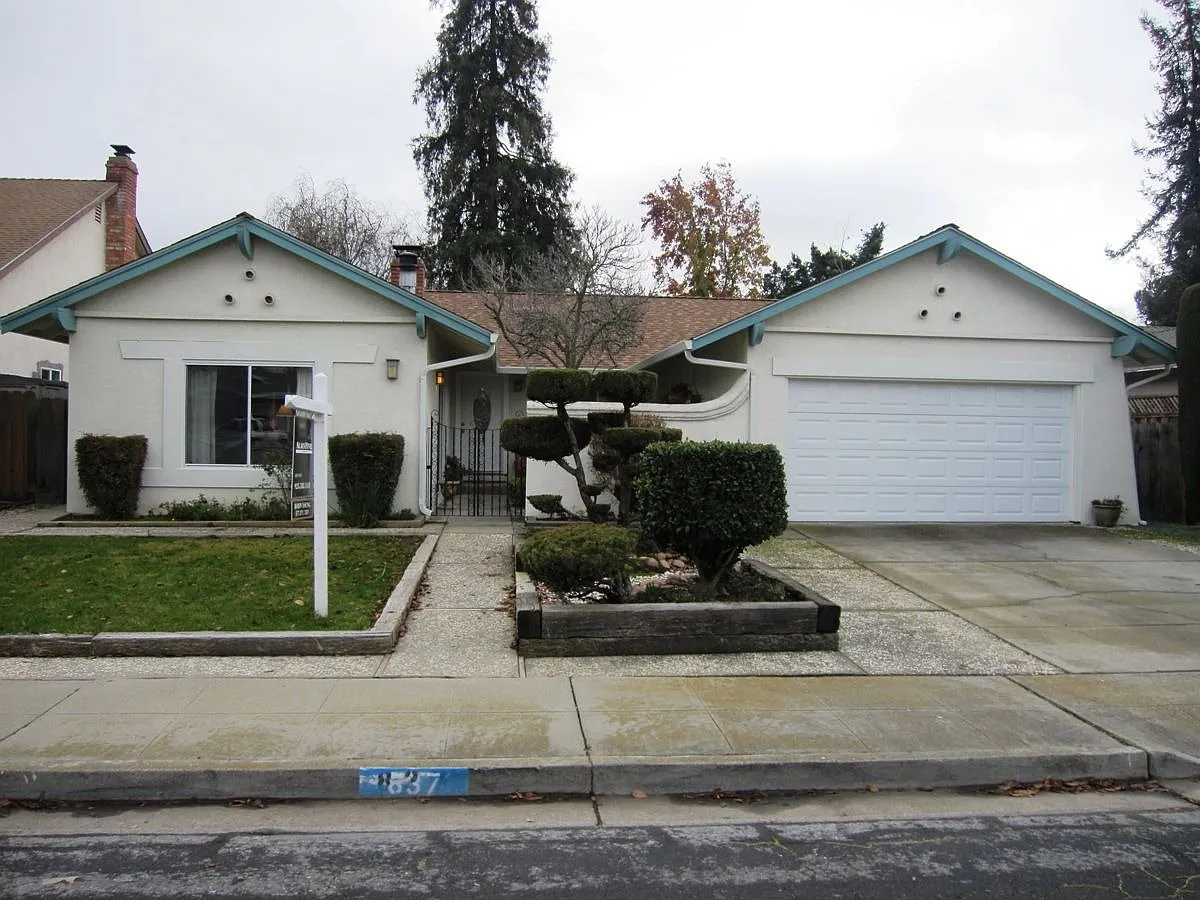 837 Cherokee Dr photo 1