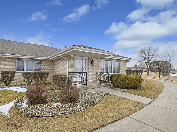 2nd image of 18147 Oregon Ln