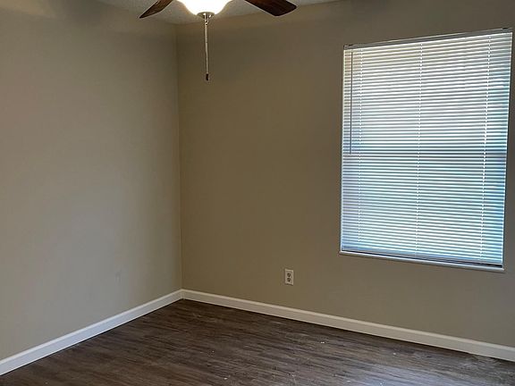 2nd image of 2 Quail Hollow Ct APT C