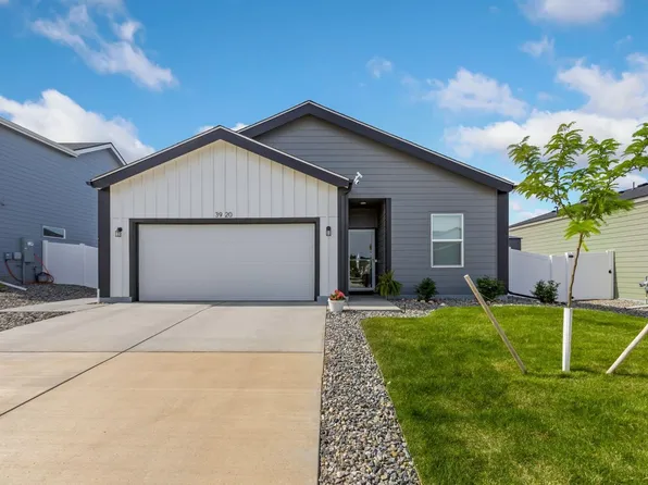 3920 Kenai St, Evans, CO 80620