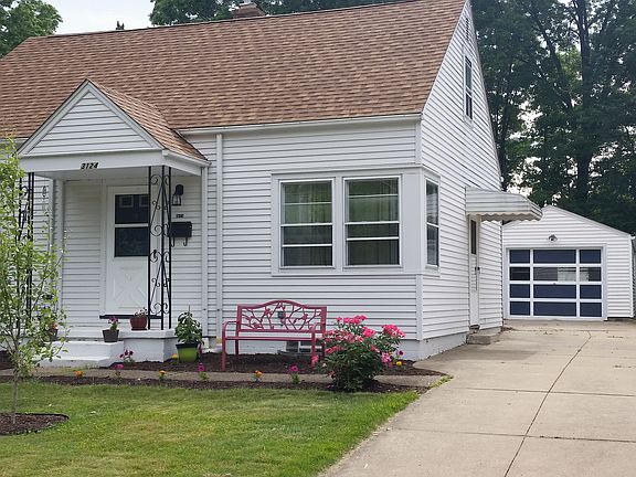 3rd image of 3124 7th St