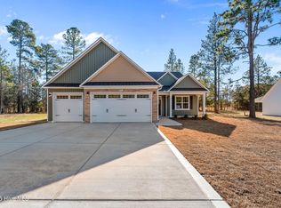 261 Twisted Pine Dr, Aberdeen, NC 28315