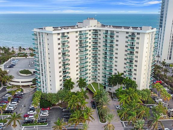 4th image of 3901 S Ocean Drive #3H
