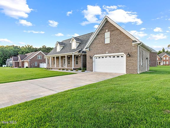 2nd image of 407 King Richard Court