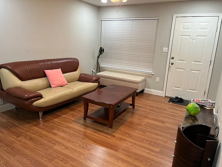 104 Gentry Ct #104 — Photo 3