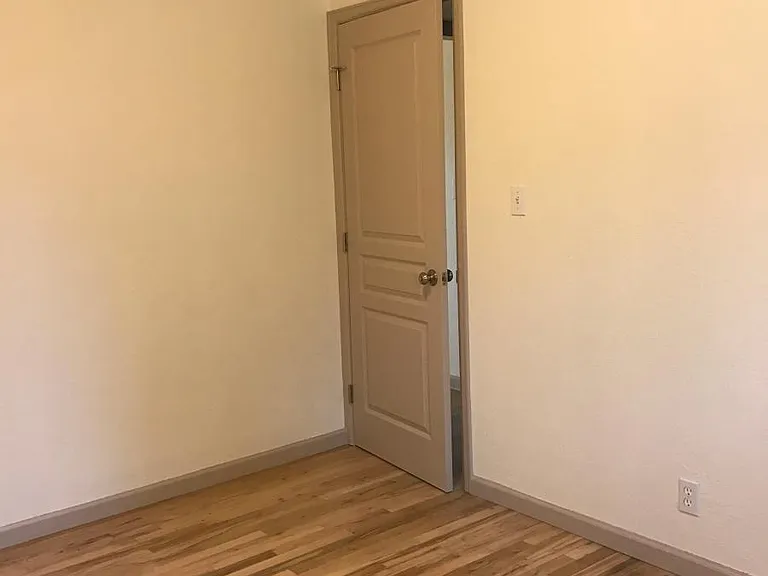 Bedroom NE (2018 photo)