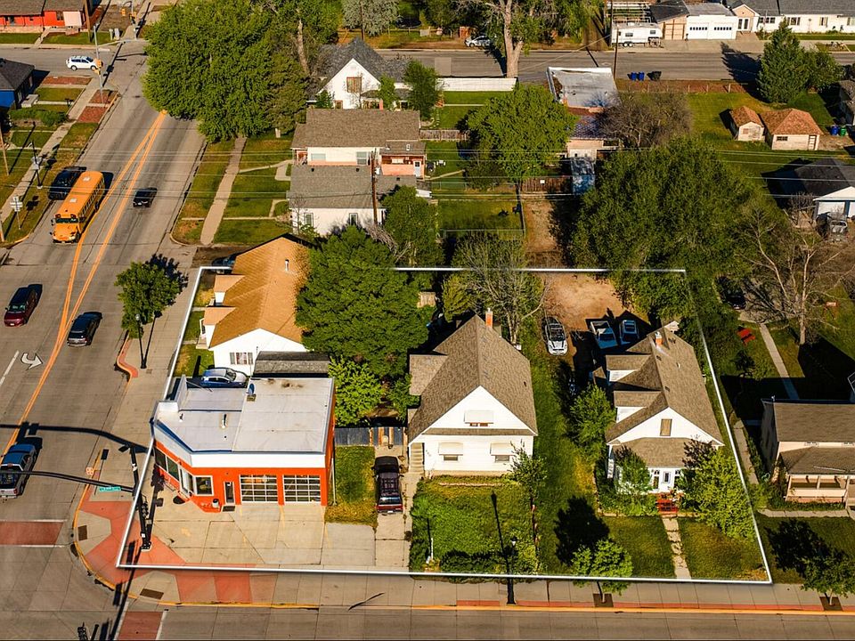 1st image of 902 N Main St