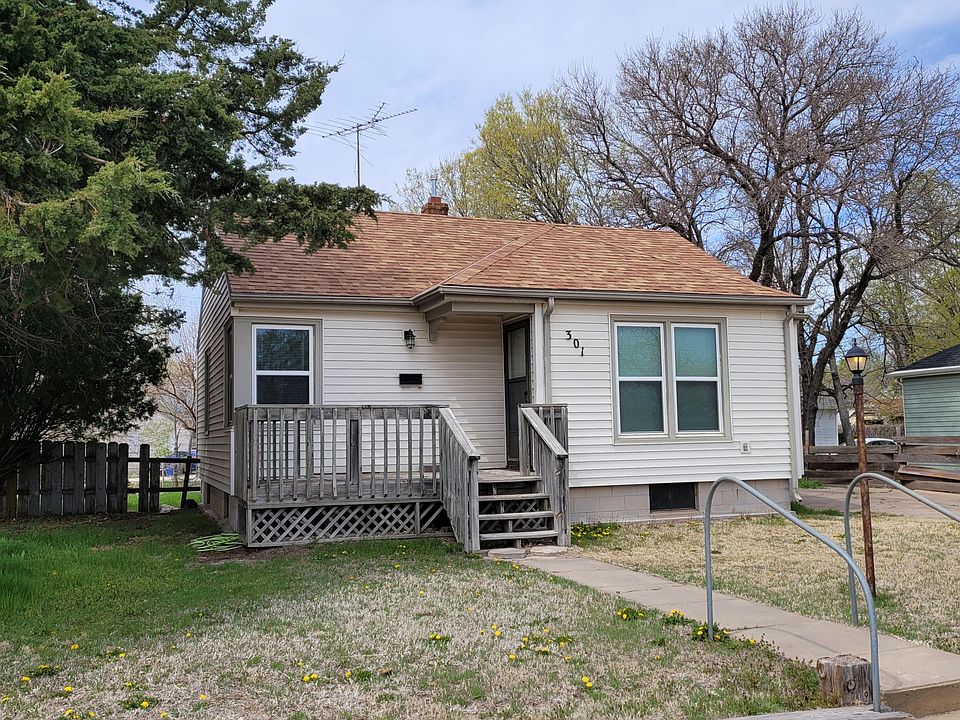 1st image of 301 Fort St