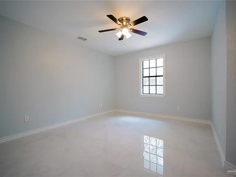 110 N Fir St — Photo 15