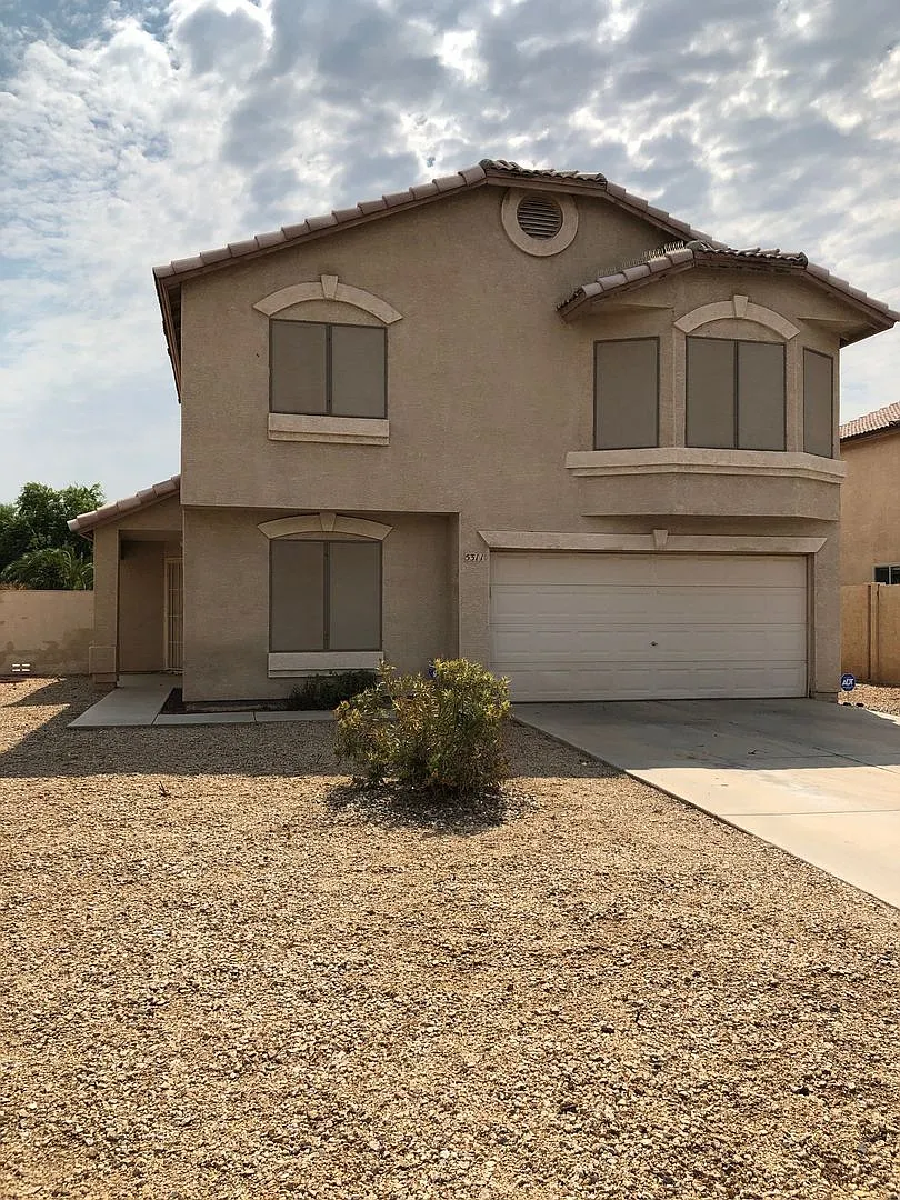 3 Bedroom - 2 story corner lot - Glendale & 99th Ave — Photo 1