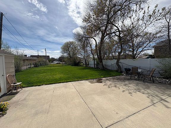 4th image of 1628 Alderson Ave