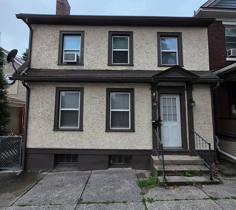 1st image of 411 7th St