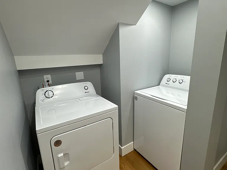 512 Centre St #1 — Photo 9