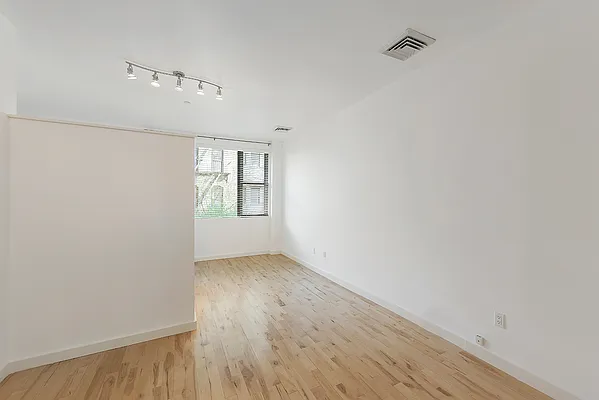 Rented by CORE | media 2