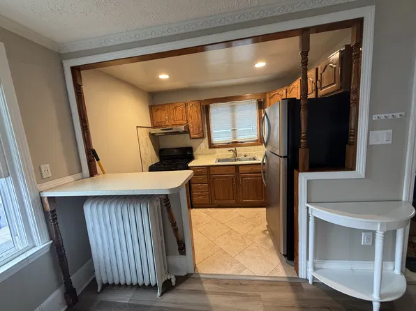 378 Arnold St, New Bedford, MA