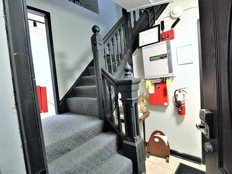 218 Alexander Ave #2 — Photo 17