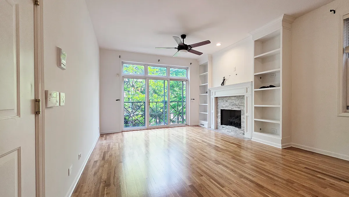 Building Photo - 2123 W Rice St #2E