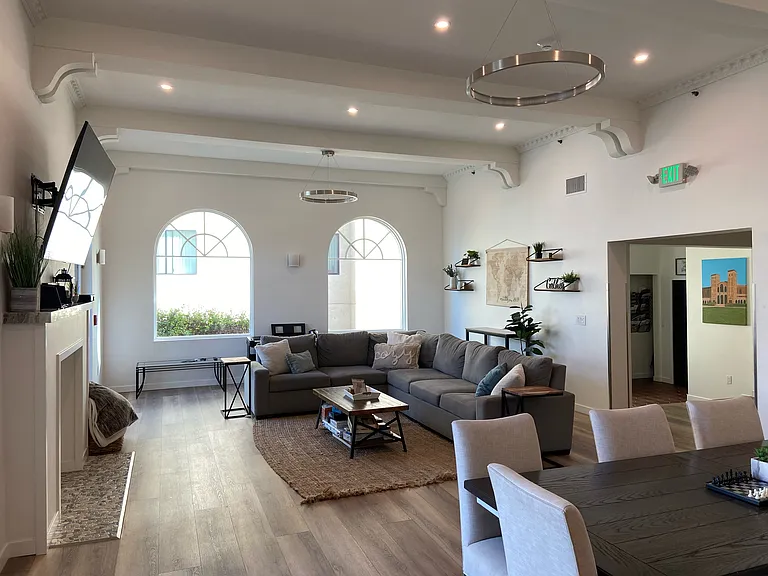 626 Landfair Ave — Photo 10