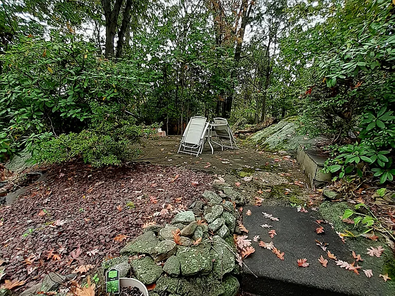 Avondale Rd — Photo 23