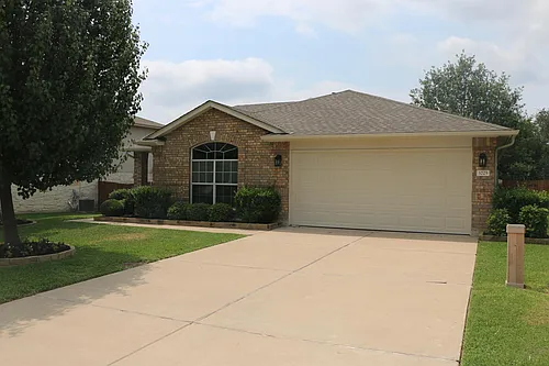 3225 Winding River Trl Photo 1