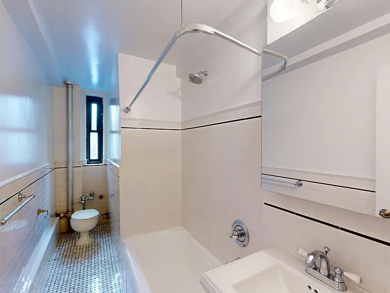 141 E 56th St #10D — Photo 8