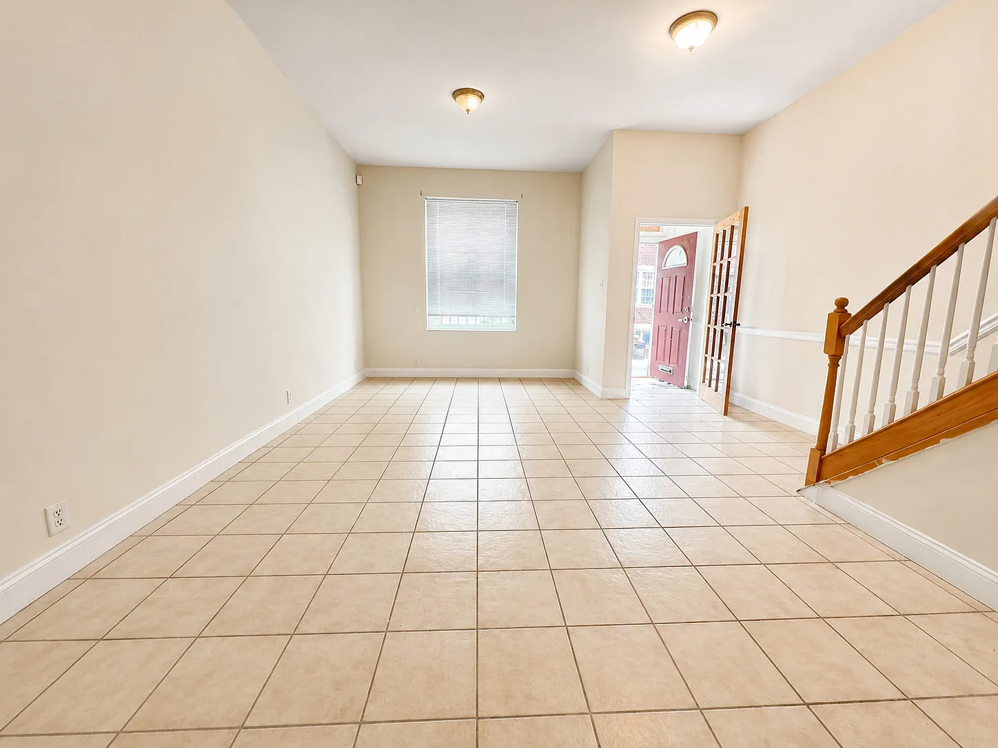 Spacious 7-Bedroom Home Near Temple University | Prime North Central Location — Photo 4