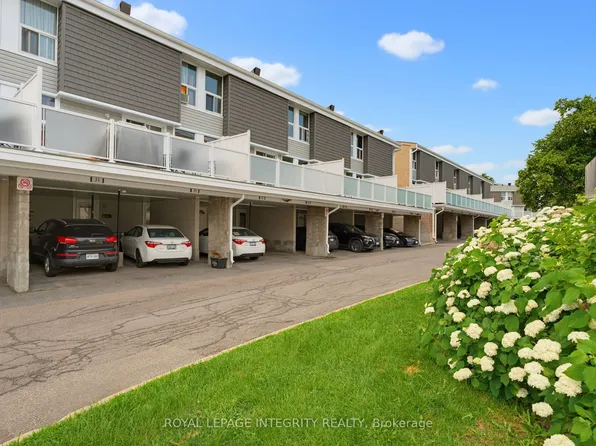 3415 Uplands Dr #36, Ottawa, ON K1V 9N4