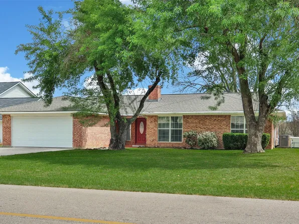 9898 Twin Shores Dr, Willis, TX 77318