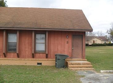 1st image of 1616B Victory St