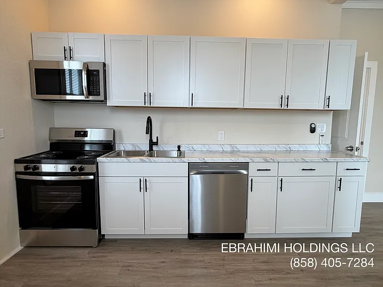 516 E Quincy St #4 — Photo 3