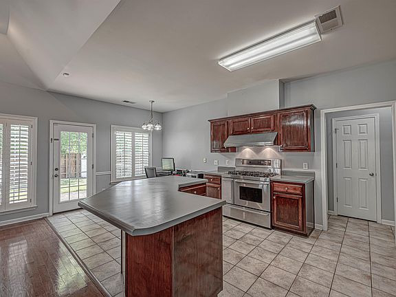 5th image of 10515 Ashglen Cir S