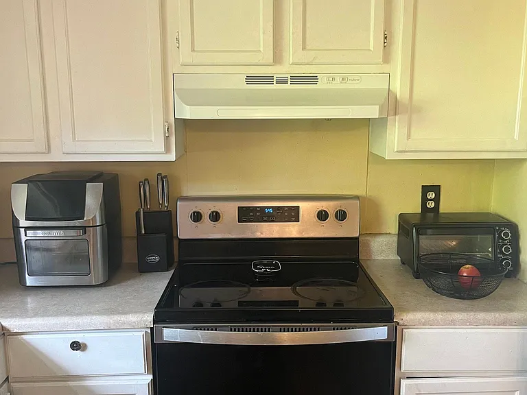 3262 Hampton Ct SE — Photo 4