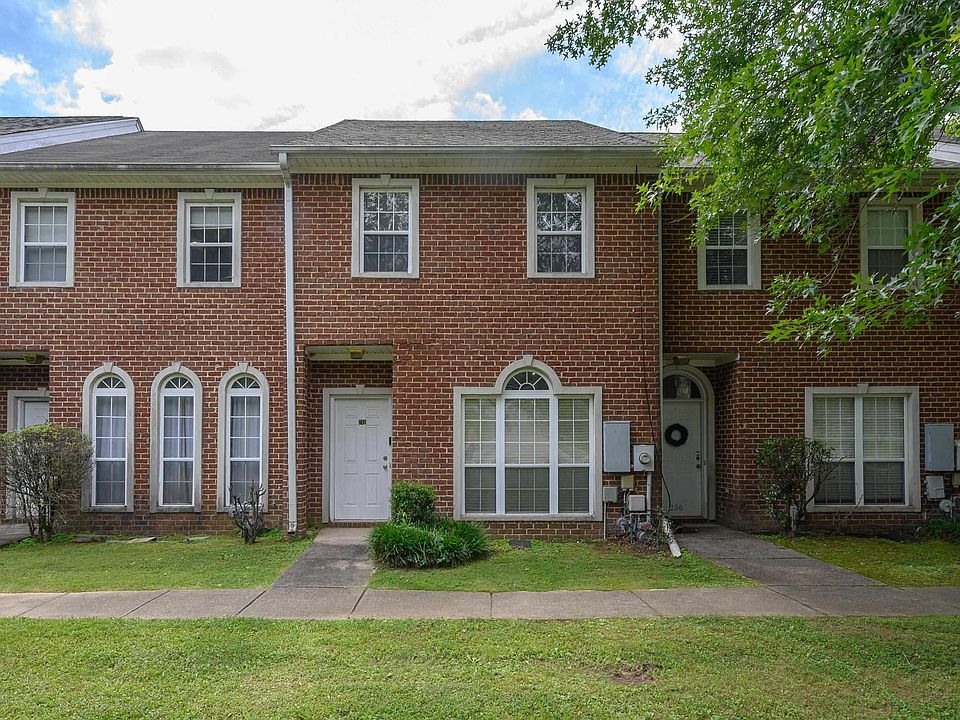 1st image of 240 Sheffield Ct