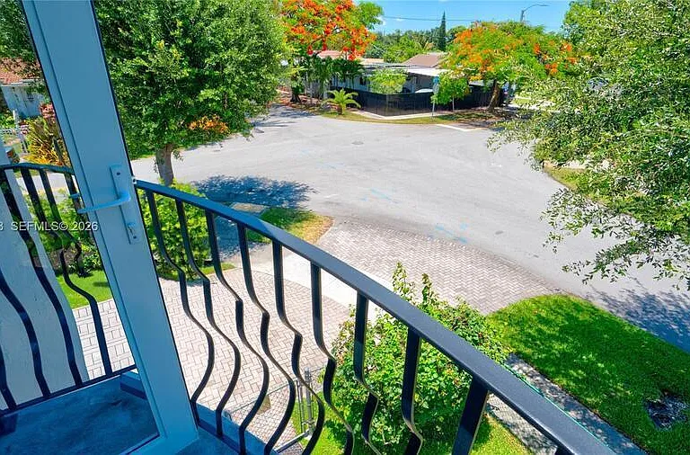 500 SW 51st Ct #1 — Photo 29