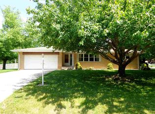 5326 N Big Hollow Rd, Peoria, IL 61615