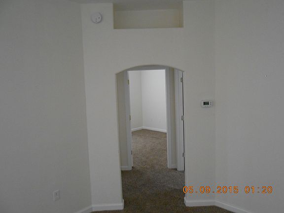 5th image of 541 Sunset Lakes Dr