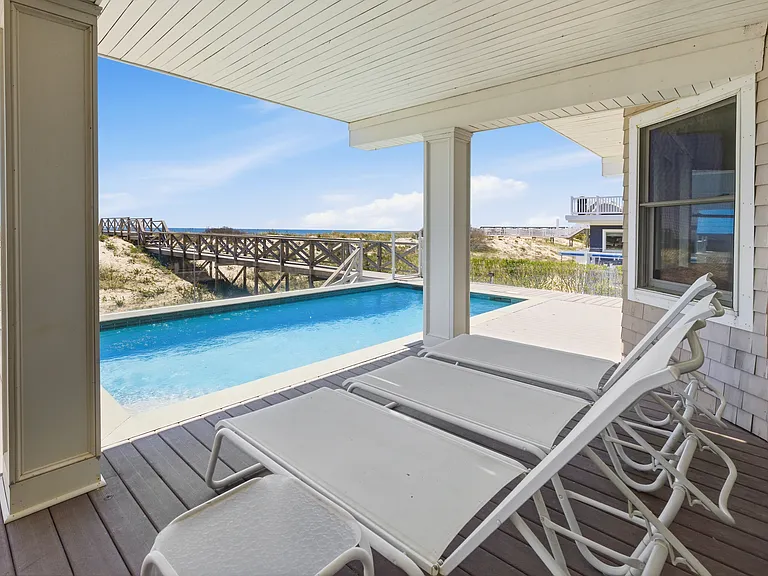 687 Dune Rd — Photo 10