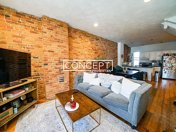 2nd image of 216 Hemenway St