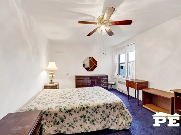 2425 Haring Street image 22 of 28