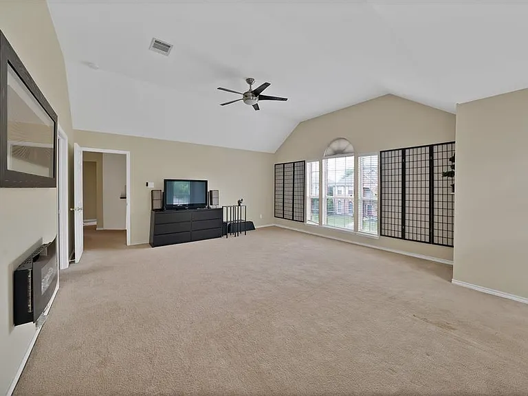 2116 Houlton Ln — Photo 23