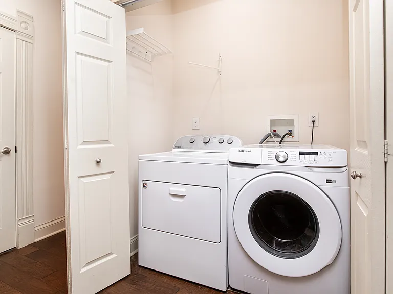 1502 Woodlawn Ave — Photo 13