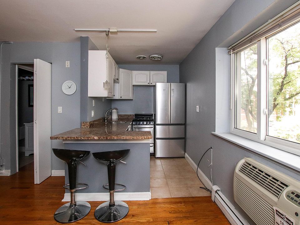 1st image of 663 W Grace St #311S