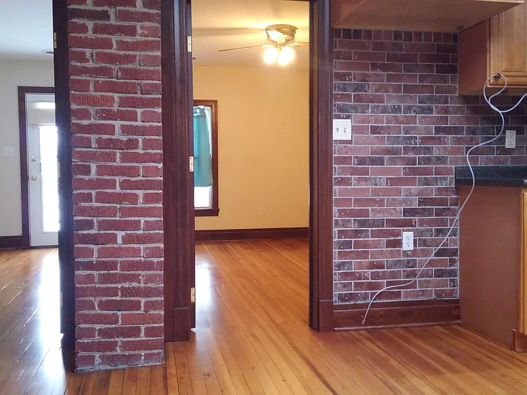 5250 Broadway St #UPPER — Photo 7