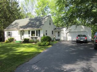 51 Sequoia Dr, Rochester, NY 14624