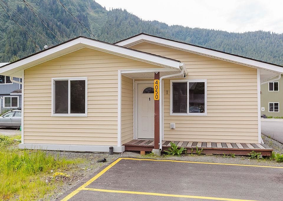 1st image of 4050 Delta Dr #1