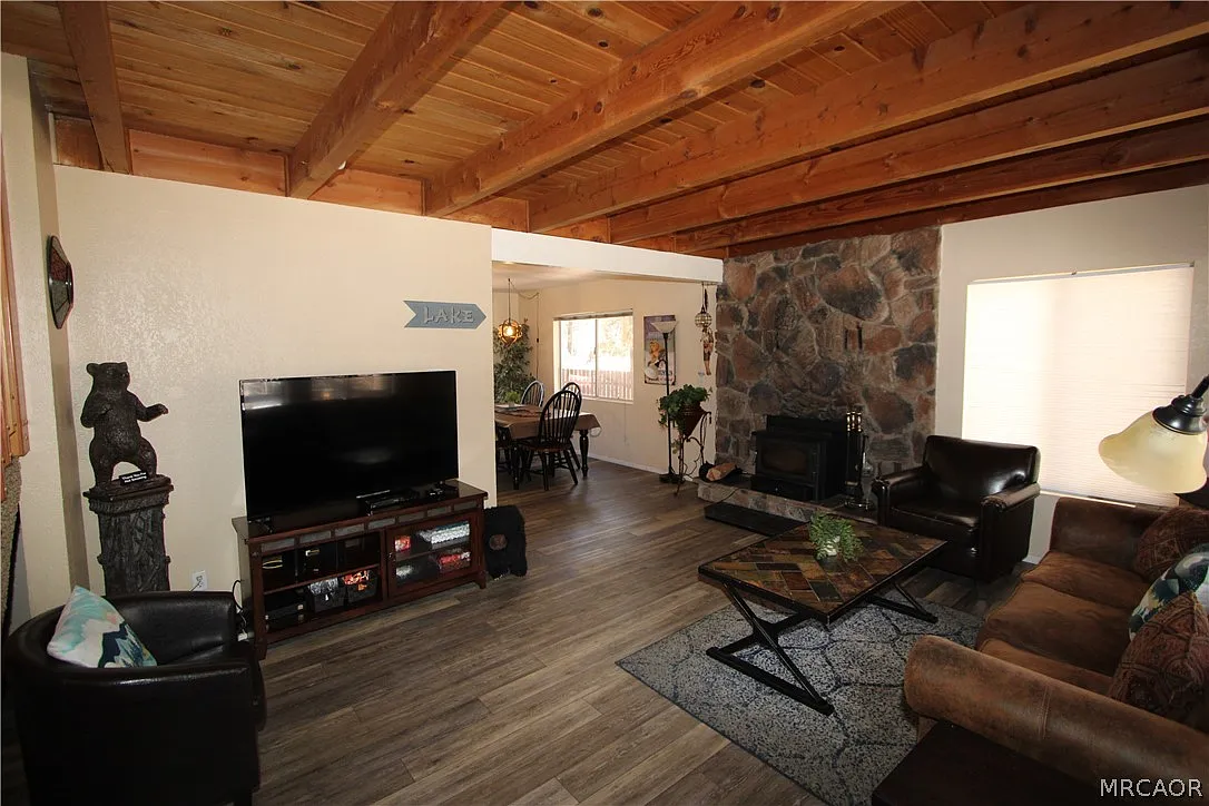 3 bed, 2.0 bath, 1150 sqft, $1,950 — Photo 3
